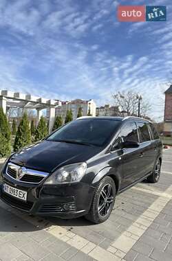 Минивэн Opel Zafira 2006 в Долине