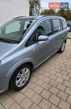 Минивэн Opel Zafira 2007 в Чернобае