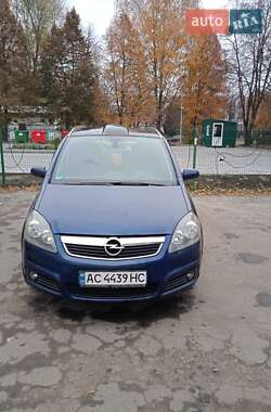 Минивэн Opel Zafira 2007 в Луцке