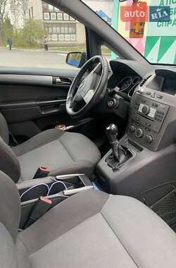 Минивэн Opel Zafira 2006 в 