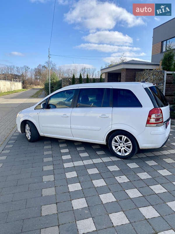 Минивэн Opel Zafira 2010 в Стрые