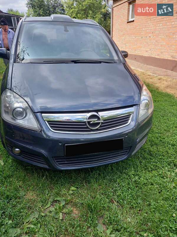 Минивэн Opel Zafira 2008 в Луцке