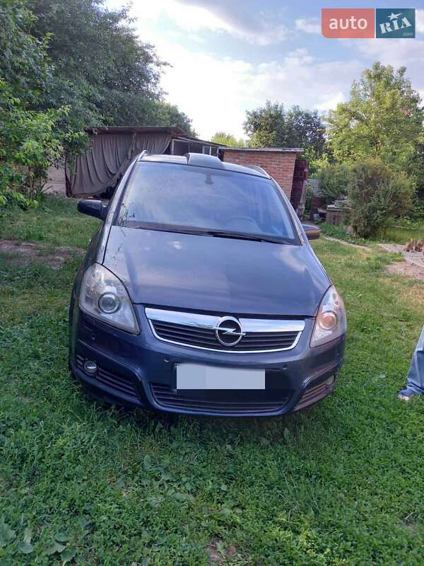 Минивэн Opel Zafira 2008 в Луцке