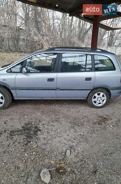 Мінівен Opel Zafira 2002 в Дніпрі