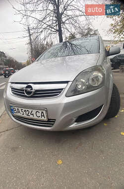 Мінівен Opel Zafira 2010 в Кропивницькому