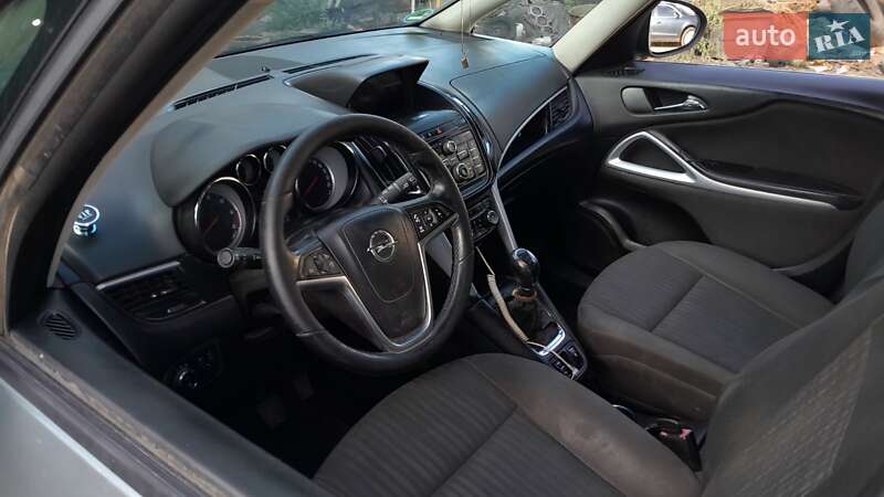 Мінівен Opel Zafira 2012 в Кривому Озері