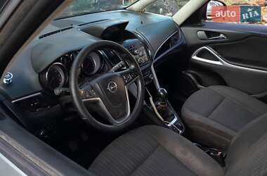 Минивэн Opel Zafira 2012 в 
