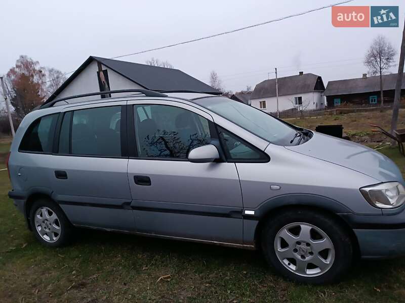 Мінівен Opel Zafira 2001 в Любешові