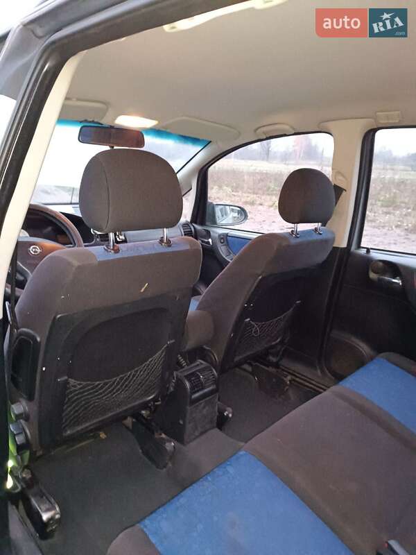 Мінівен Opel Zafira 2001 в Любешові