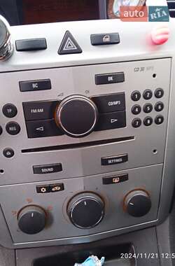 Минивэн Opel Zafira 2009 в 