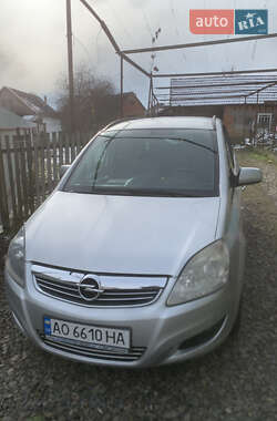 Минивэн Opel Zafira 2011 в Мукачево