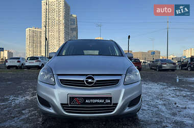 Минивэн Opel Zafira 2011 в Киеве