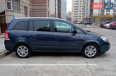 Минивэн Opel Zafira 2010 в Сумах