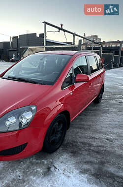 Минивэн Opel Zafira 2010 в Киеве