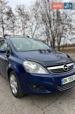 Минивэн Opel Zafira 2009 в Лубнах