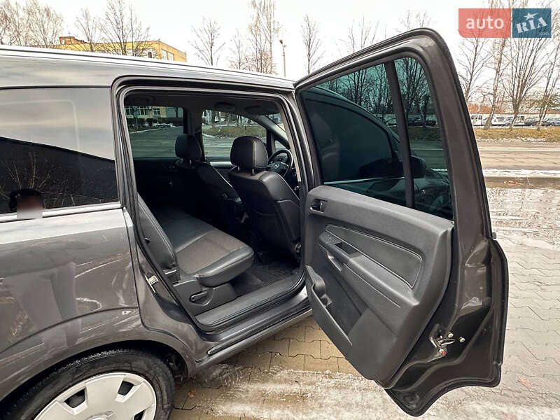Минивэн Opel Zafira 2011 в Белой Церкви