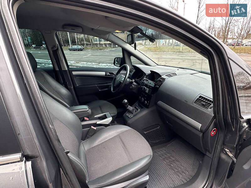Минивэн Opel Zafira 2011 в Белой Церкви