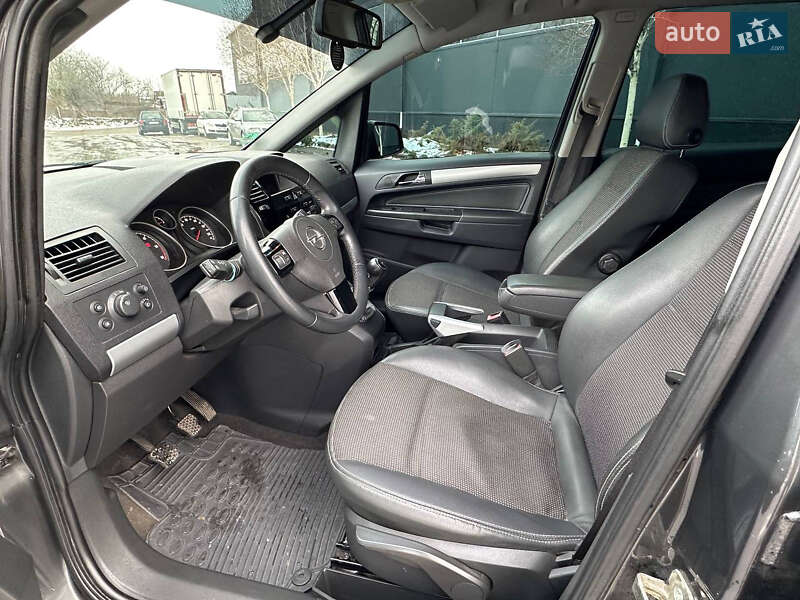 Минивэн Opel Zafira 2011 в Белой Церкви
