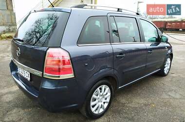 Мінівен Opel Zafira 2010 в Ромнах