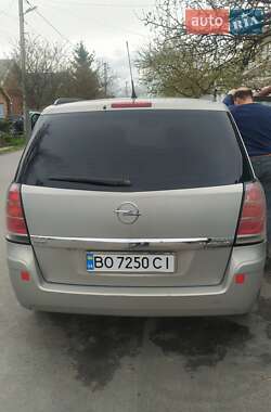 Минивэн Opel Zafira 2008 в 