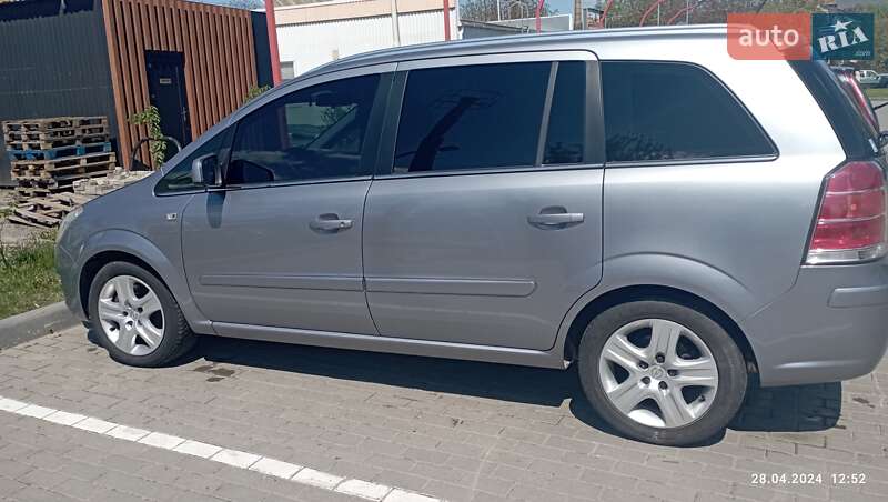 Минивэн Opel Zafira 2009 в Виннице