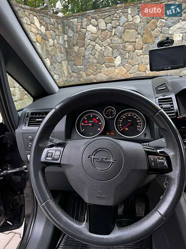 Мінівен Opel Zafira 2011 в Івано-Франківську