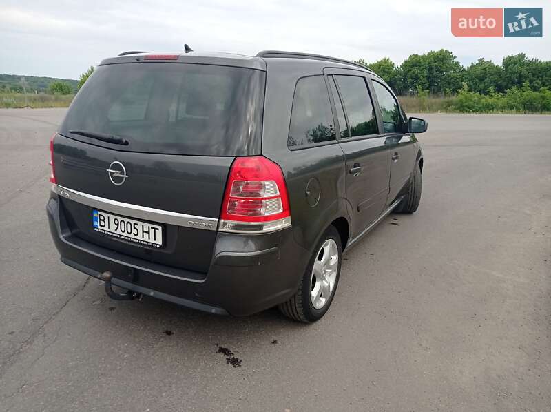 Минивэн Opel Zafira 2012 в Решетиловке