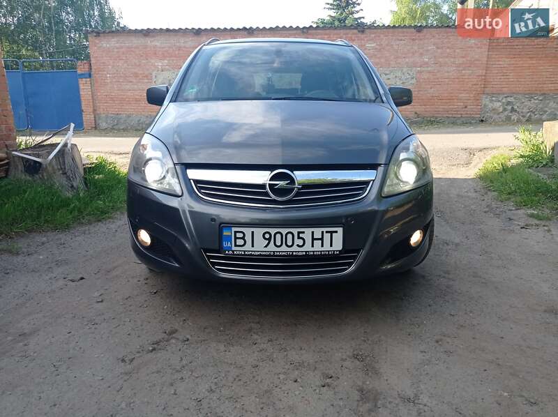 Минивэн Opel Zafira 2012 в Решетиловке