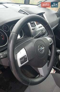 Минивэн Opel Zafira 2012 в 