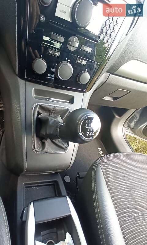 Мінівен Opel Zafira 2010 в Нововолинську