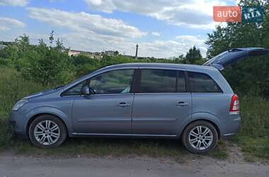 Минивэн Opel Zafira 2010 в Нововолынске