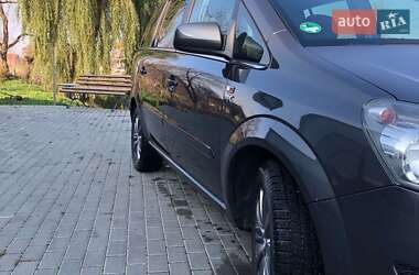 Минивэн Opel Zafira 2011 в 