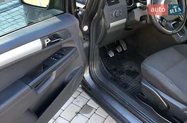 Минивэн Opel Zafira 2011 в 