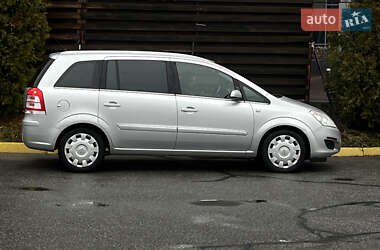 Минивэн Opel Zafira 2008 в 