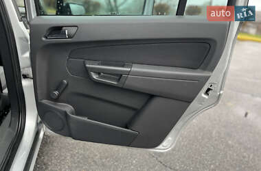 Минивэн Opel Zafira 2008 в 