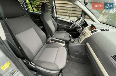 Минивэн Opel Zafira 2008 в 