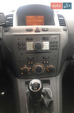 Минивэн Opel Zafira 2006 в 