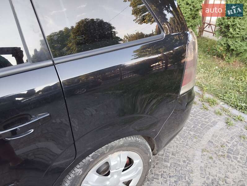 Минивэн Opel Zafira 2007 в Луцке