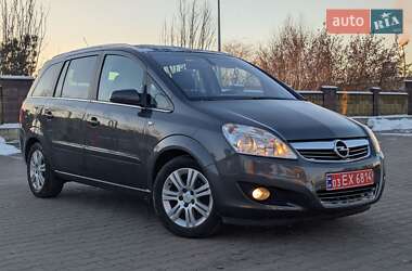 Минивэн Opel Zafira 2010 в Дубно