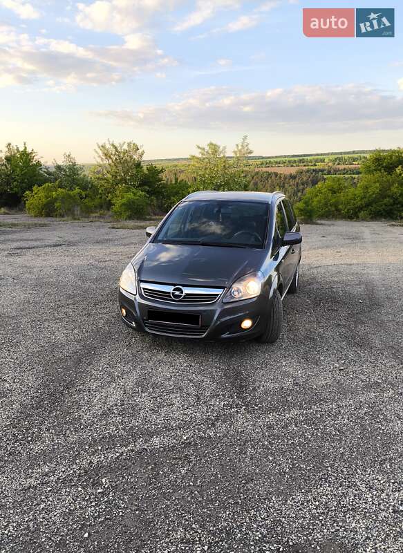 Opel Zafira 2012