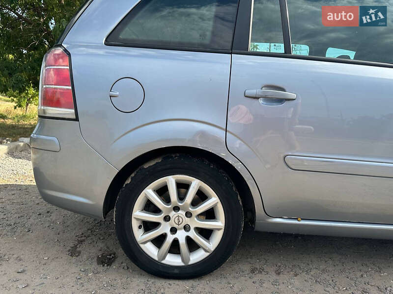 Мінівен Opel Zafira 2005 в Вознесенську