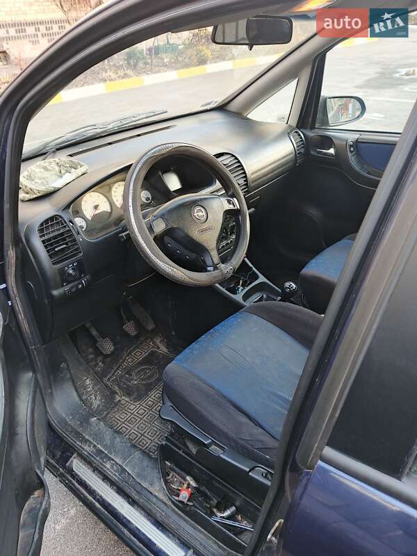 Минивэн Opel Zafira 2001 в Ирпене