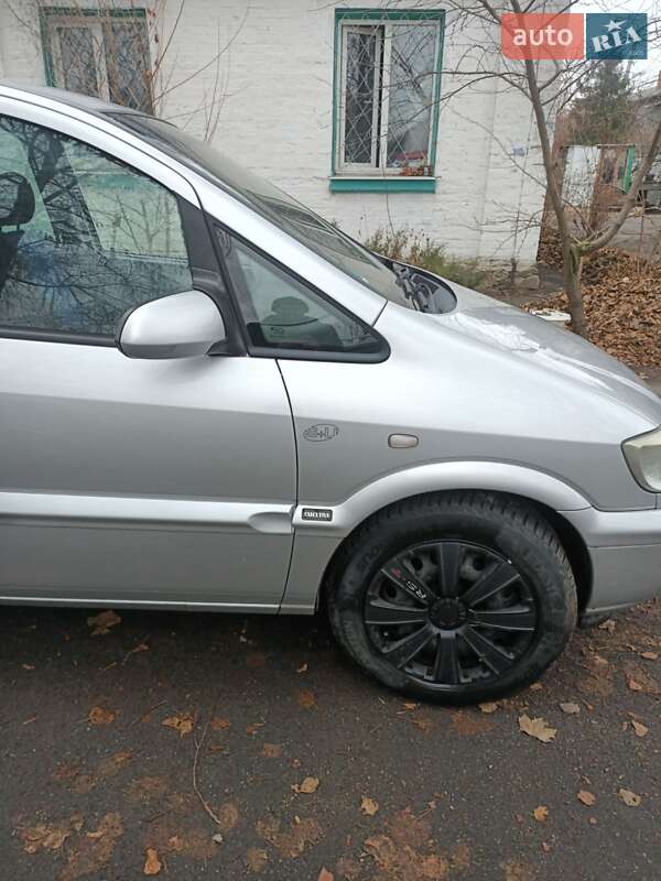 Минивэн Opel Zafira 2004 в Кременчуге