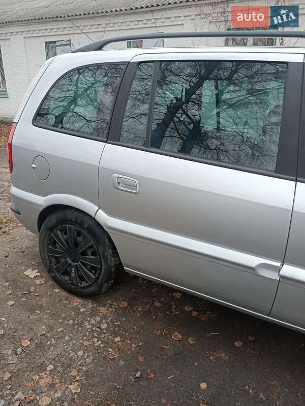 Минивэн Opel Zafira 2004 в Кременчуге