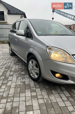 Минивэн Opel Zafira 2011 в Кременце