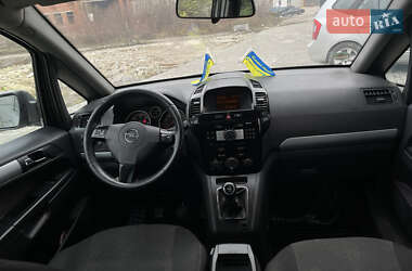 Минивэн Opel Zafira 2011 в Кременце