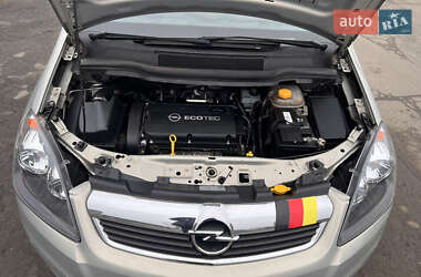 Мінівен Opel Zafira 2011 в 