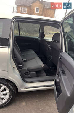 Мінівен Opel Zafira 2011 в 