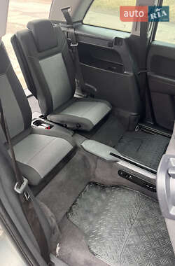 Мінівен Opel Zafira 2011 в 
