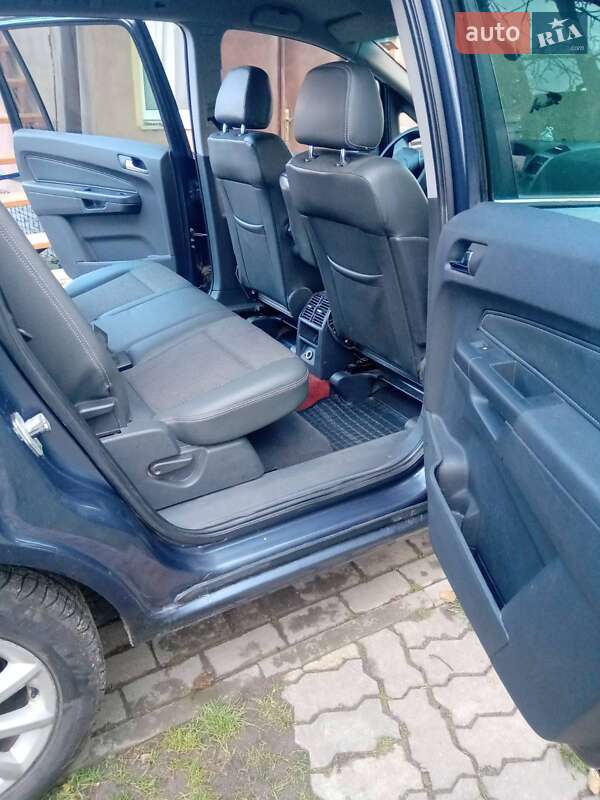 Мінівен Opel Zafira 2007 в Рівному